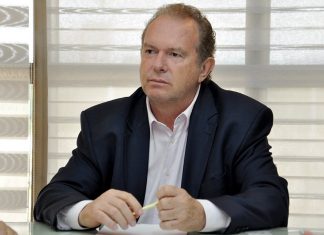 Governador Mauro Carlesse mantém jornada reduzida para servidores e prorroga a suspensão das aulas