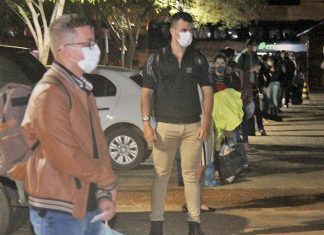 Com diagnósticos negativos para Covid-19, estudantes vindos do Paraguai comemoram retorno ao Tocantins