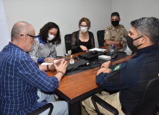 Governo do Tocantins promove ação simultânea com testes rápidos em caminhoneiros nas divisas do Estado