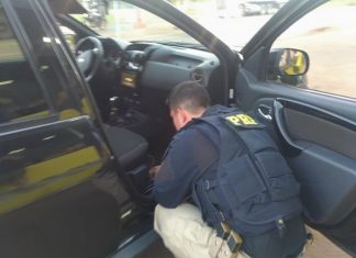 Carro clonado é apreendido pela PRF durante fiscalização na BR-226