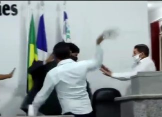 Vídeo que circula nas redes sociais mostra briga em sessão na Câmara de Augustinópolis