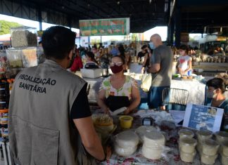 Vigilância Sanitária reforça medidas de segurança contra Covid-19 nas feiras da Capital