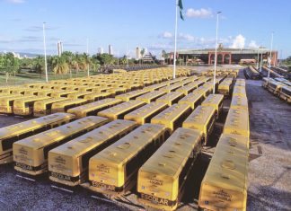 Governador Carlesse prepara entrega de 400 novos ônibus escolares aos municípios