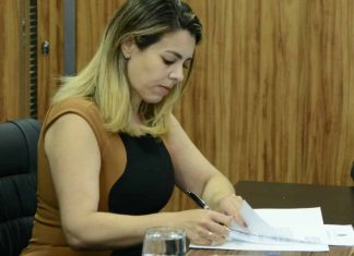 Prefeita avalia decretar toque de recolher em Palmas após aumento de casos de covid-19