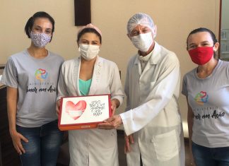 Profissionais de saúde do Hospital Geral de Palmas recebem cartas com mensagens de esperança