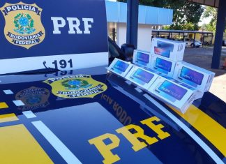 PRF apreende 11 aparelhos celulares em ônibus sem nota fiscal