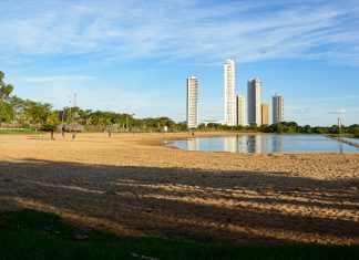 Covid-19: passeios em praias, parques e cachoeiras devem ser evitados como medida de proteção, diz especialista