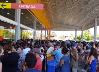 Hipermercado de Palmas é multado por causar aglomerações durante inauguração