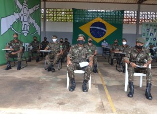 Soldados doam sangue em ação do Hemocentro da Capital