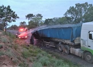 Ação dos bombeiros militares impede que fogo destrua caminhão em Darcinópolis