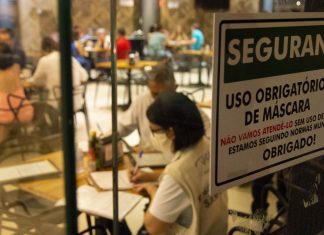 Fiscais encontram aglomeração e desrespeito ao uso de máscara em bares e restaurantes de Palmas