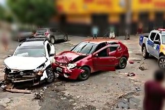 Após provocar acidente de trânsito e agredir policiais, homem alterado é preso pela PM em Xambioá