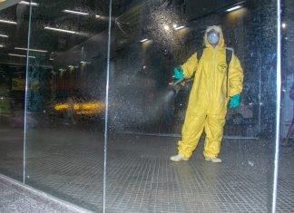 Corpo de Bombeiros Militar e Defesa Civil Estadual realizam sanitização em centenas de locais contra a covid-19