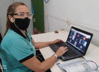 Professora mobiliza estudantes com gravação de vídeos para participarem dos simulados do Aprova Brasil