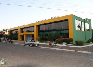 Porto Nacional faz acordo para exonerar contratados e convocar 344 classificados em concurso