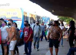 Ônibus circulam lotados em Palmas e passageiros ficam com medo de transmissão da Covid-19