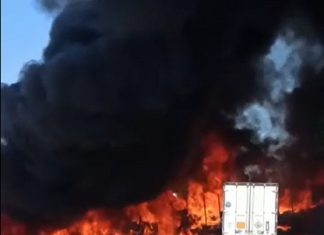 Caminhões pegam fogo após batida em trevo da BR-226