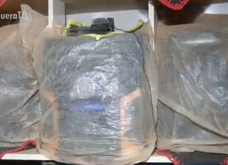 Moradora de bairro sem asfalto resolve ensacar eletrodomésticos para evitar prejuízos: ‘Ventilador travou de tanta poeira’