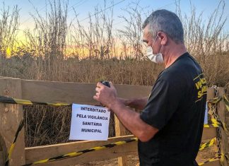 Pousada interditada por aglomerações na praia do Funil pode ser multada em 18 salários mínimos
