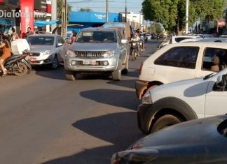 Shopping a céu aberto chega a três anos sem conclusão e comerciantes querem remoção de ciclovia: ‘Não atende a finalidade’