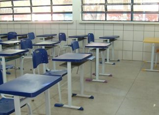 Superintendente diz que maioria dos pais votou por formato híbrido e que retorno às salas de aula será opcional