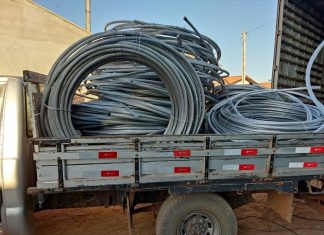 Duas toneladas de cabos elétricos furtados de rede de transmissão são recuperadas pela polícia em empresa de reciclagem