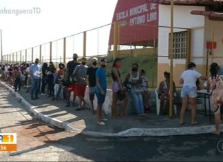 Gurupi registra fila de jovens para vacinar contra a Covid-19: ‘Viva a vacina’