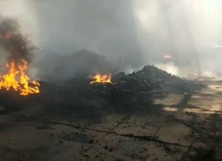 Galpão com borracha triturada pega fogo no distrito industrial de Araguaína
