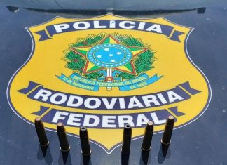 Passageira de caminhão é detida ao ser flagrada com seis munições na BR-153
