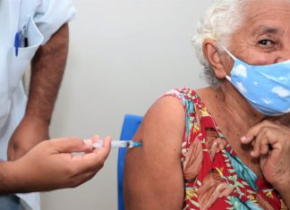 Araguaína aplica 3ª dose contra a Covid em idosos e pessoas com baixa imunidade a partir desta terça (31)
