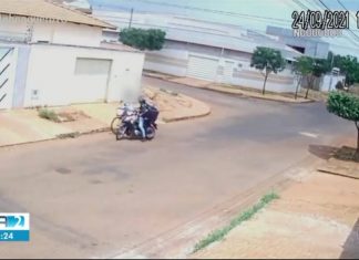 Câmera flagra entregador de delivery tentando assaltar jovem em quadra de Palmas