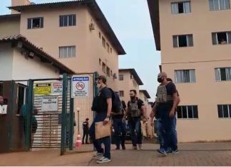 Carta que ameaçava policiais é encontrada durante operação contra o tráfico em condomínio