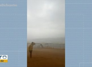 VÍDEO: Chuva com rajadas de vento arrasta barracas e assusta banhistas na praia do Funil em Miracema