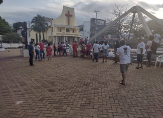 Movimentos sociais fazem ato contra o governo Bolsonaro em Araguaína