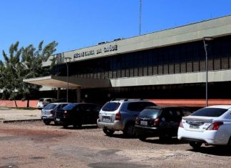 Justiça bloqueia mais R$ 800 mil do governo para garantir compra de comida especial para pacientes graves