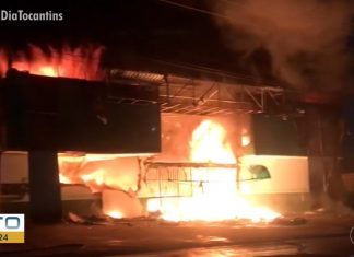 Vídeo mostra incêndio de grandes proporções em loja de Araguaína