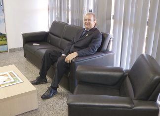 Antes do afastamento, Carlesse foi alvo de outras operações e chegou a ficar preso na Assembleia Legislativa do TO