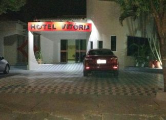 Empresário é condenado a pagar R$ 20 mil por homofobia após expulsar casal gay de hotel
