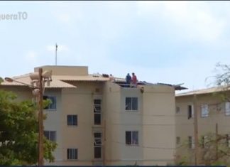 Chuva com vento forte arranca parte do telhado de condomínio residencial entregue em maio de 2021