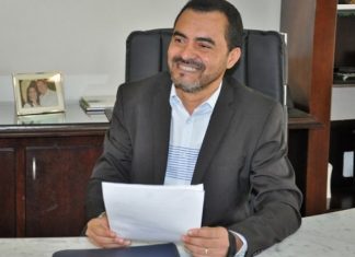 Governador em exercício exonera servidores investigados em operação da PF que afastou Carlesse do cargo