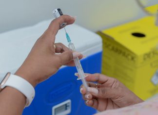 Vacina contra Covid-19 está sendo aplicada em 25 unidades de saúde de Palmas; veja locais