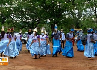 Música e dança para os mortos é tradição há 300 anos em cidade do Tocantins