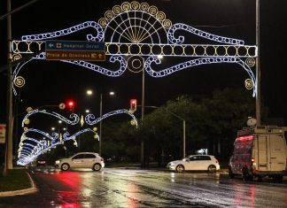 Primeira etapa da decoração de Natal é ligada em Palmas