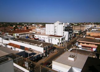 Mulher é suspeita de esfaquear marido em Araguaína; filho disse para PM que mãe tinha levado soco e reagiu