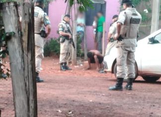 VÍDEO: Policiais prendem suspeito de matar o amigo e de fazer ameaças de atentado contra escolas no TO
