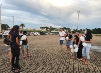 Fãs de Marília Mendonça cantam músicas da artista durante homenagem em Araguaína; VÍDEO