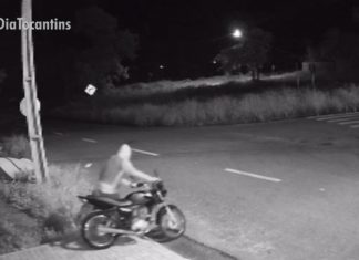 VÍDEO: Criminosos conseguem abrir portão e fogem levando motocicleta de moradores em Palmas