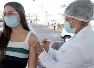 Doses de reforço são liberadas para todos acima dos 18 anos em Araguaína