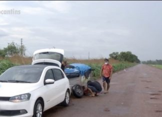 Flagrantes mostram veículos danificados por causa de buraqueira ao longo da TO-050
