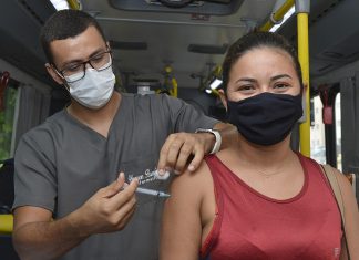 Confira o cronograma da vacinação itinerante contra Covid-19 e gripe nesta semana em Palmas